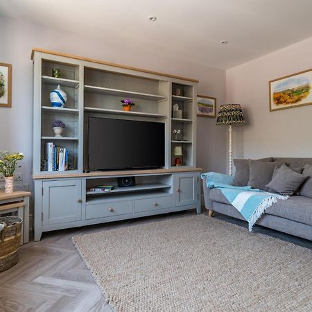 Fleming Cottage - Contemporary Cotswold Home Upper Rissington Bagian luar foto