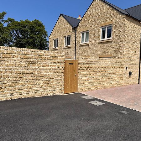 Fleming Cottage - Contemporary Cotswold Home Upper Rissington Bagian luar foto
