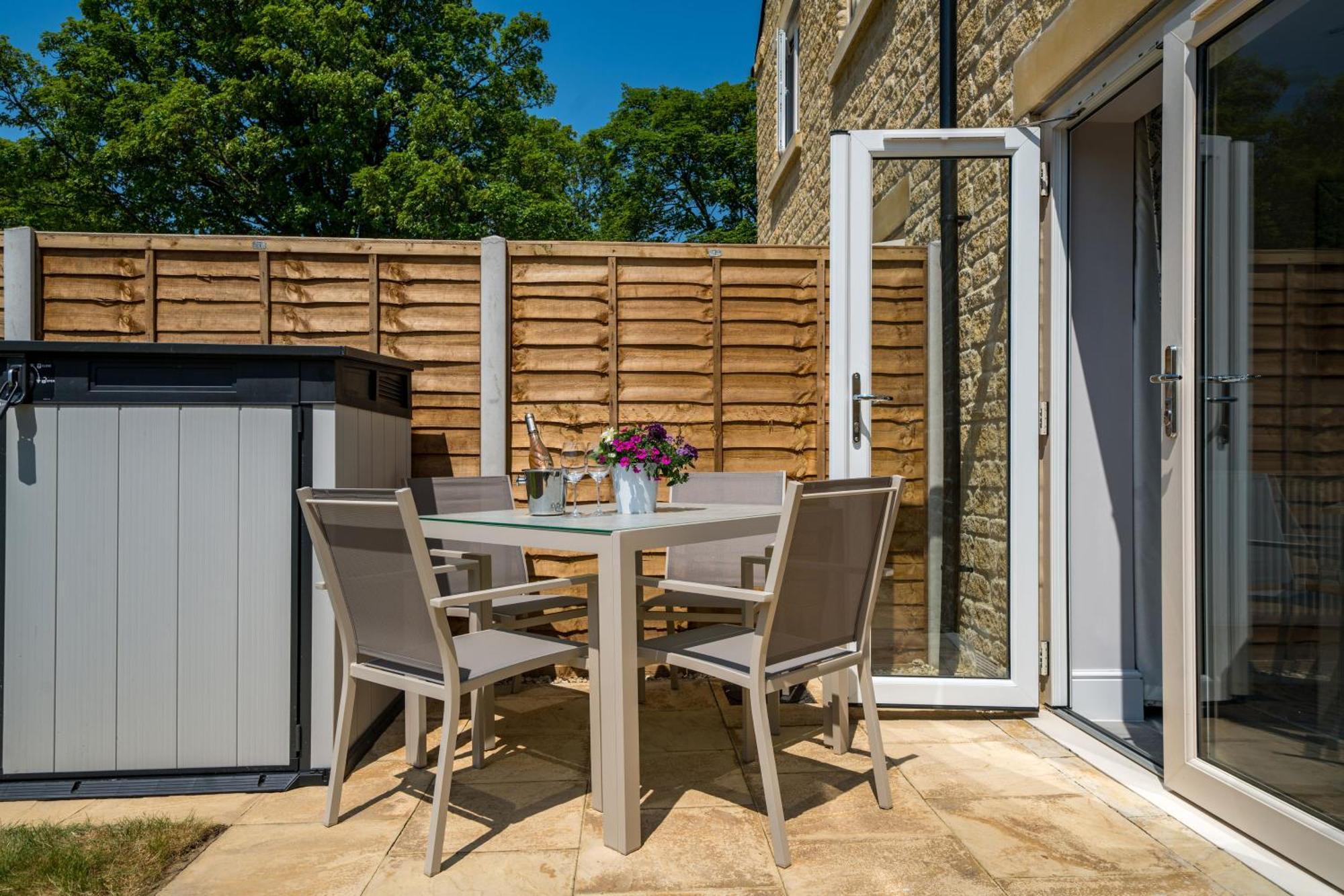 Fleming Cottage - Contemporary Cotswold Home Upper Rissington Bagian luar foto